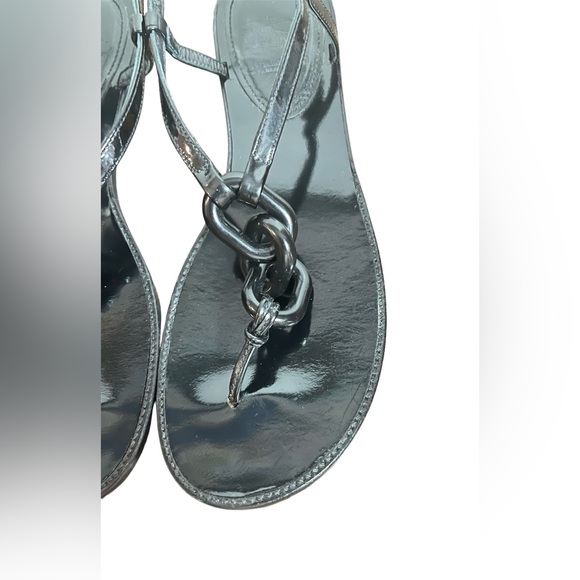 BURBERRY Black Link Patent Leather Chain Thong Sandals EU 39 US 8.5 Flats - Picture 3 of 11